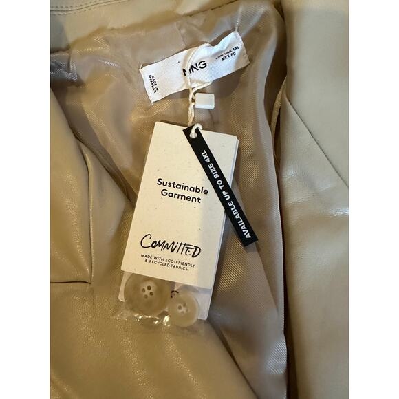 NWT Mango (MNG) Beige/Cream Vegan Faux Leather Power Blazer Size 1X FallLayering - Picture 10 of 10